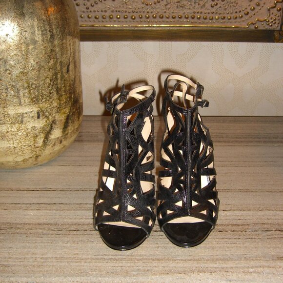 BOUTIQUE 9 BLACK LEATHER CUTOUT HEELS SANDALS SHOES 7M - Picture 2 of 5